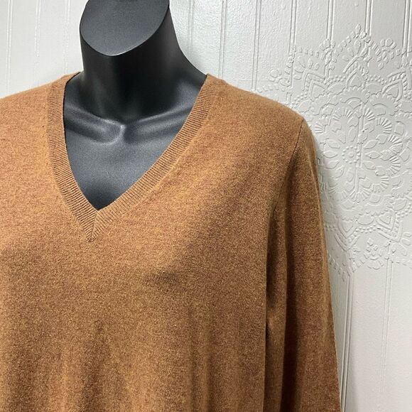 J. CREW Wool Blend V Neck Sweater - Picture 2 of 6